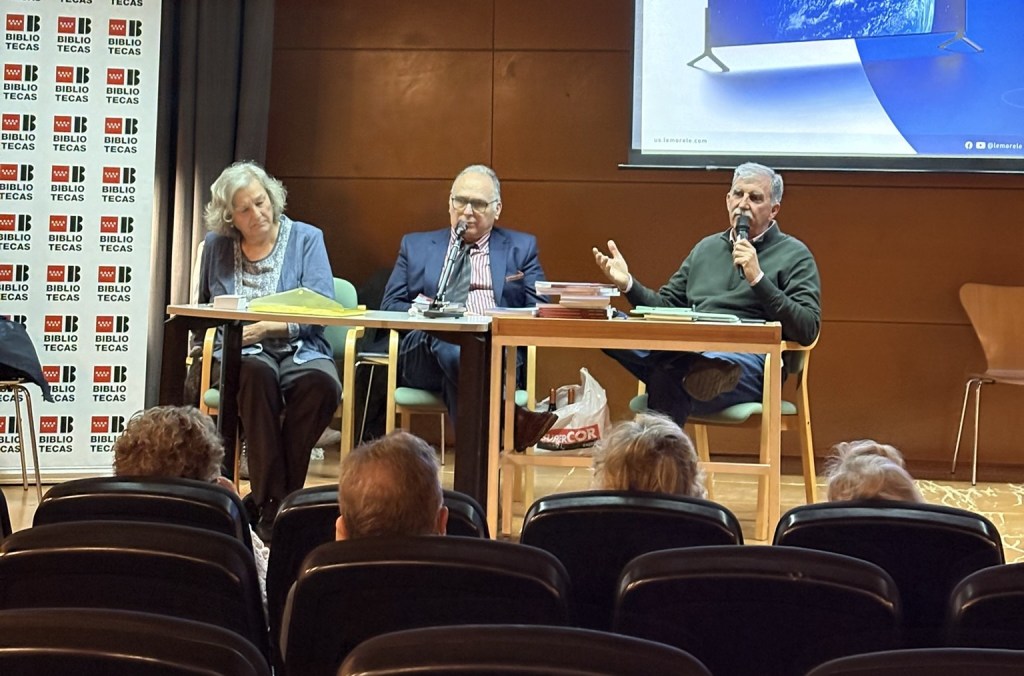 La AEFEP presenta su Antología Literaria en la Biblioteca Pública Rafael Alberti.